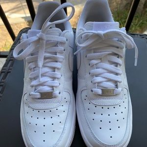 Nike Air Force 1’s size: 8.5